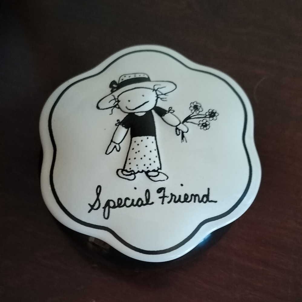 Enesco Friendship Trinket box